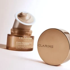 CLARINS Extra-Firming Jour                Crème Fermeté Anti-Âge SPF 15 Toutes Peaux - Recharge Pot