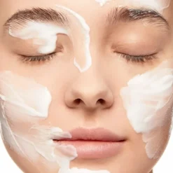 CLARINS Lait Velours Démaquillant                 Aux Extraits de Gentiane Jaune & Mélisse des Alpes