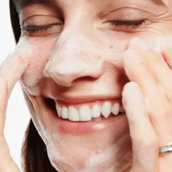 CLINIQUE All About Clean™                Savon Visage Liquide Tonique - Peaux mixtes à grasses