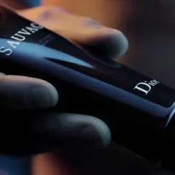 Homme DIOR Sauvage                 Gel de Rasage Parfumé - Aide à Protéger des Irritations - Haute Précision