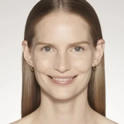 ESTEE LAUDER Futurist                Sérum de Teint - Fond de teint léger SPF 20