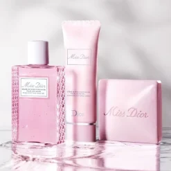 Femme DIOR Miss                Crème de Rose Onctueuse pour les Mains