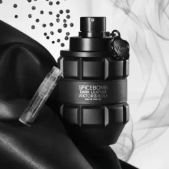Homme VIKTOR&ROLF Spicebomb Dark Leather                Eau de Parfum Enigmatique et Sensuelle pour Homme