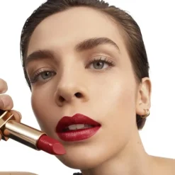 YVES SAINT LAURENT Rouge Pur Couture                Rouge à lèvres fini satin - Couleur intense et confort